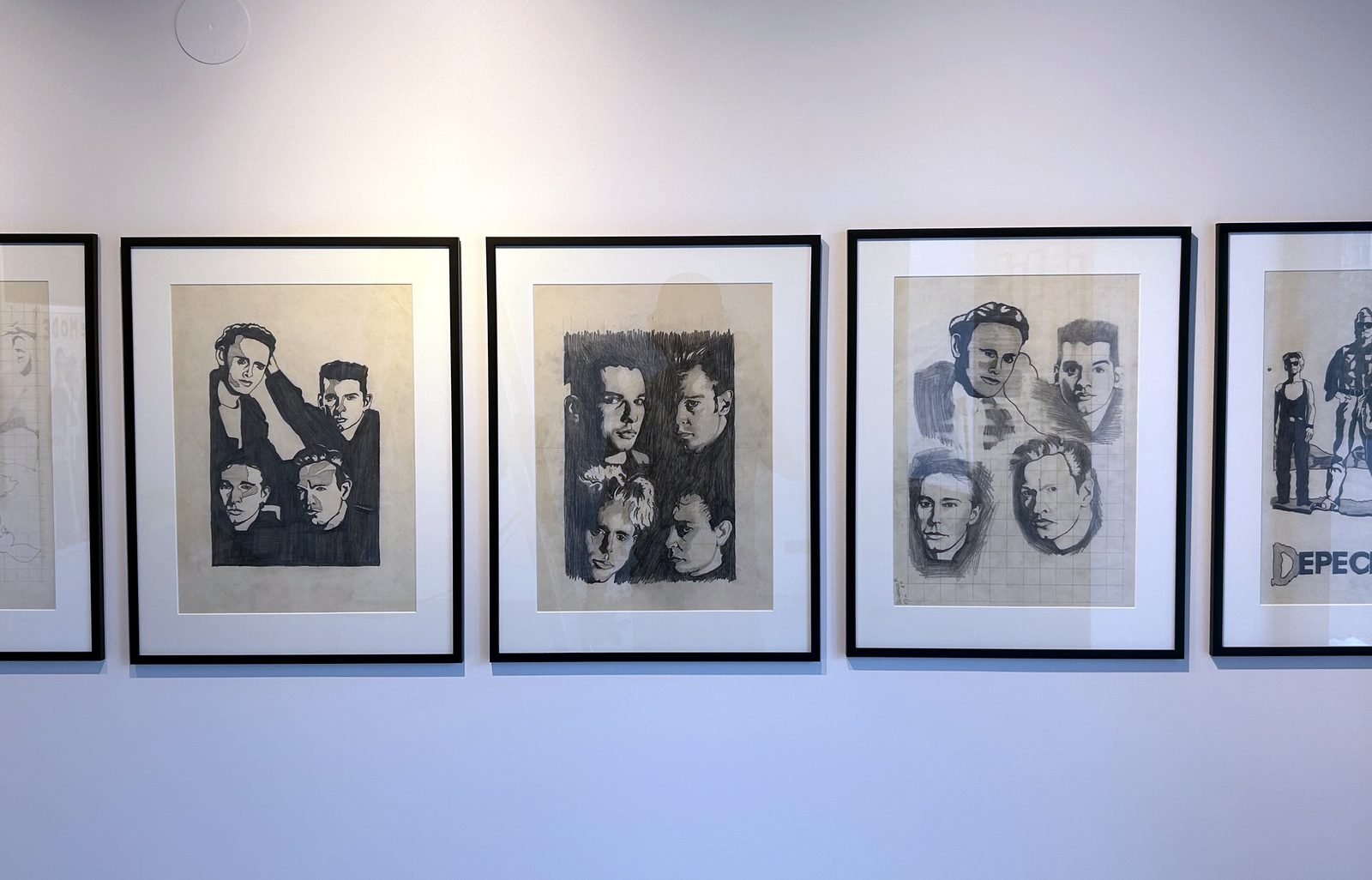 Įrėminti Modesto Matelio piešiniai, įkvėpti Depeche Mode
